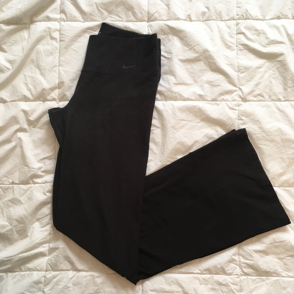 Nike womens black yoga pants size small dri fit made with recycled polyester